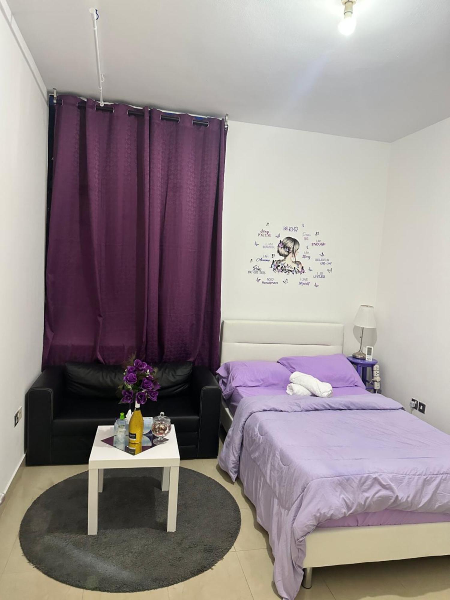 The Purple Place Leilighet Abu Dhabi Eksteriør bilde